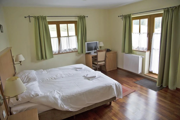 Room 5 of 15