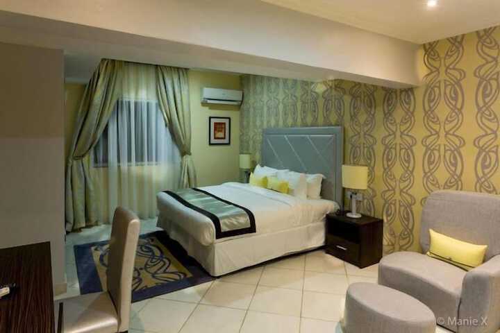 Room 2 of 68