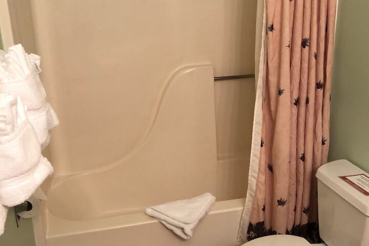 Room 121 of 186