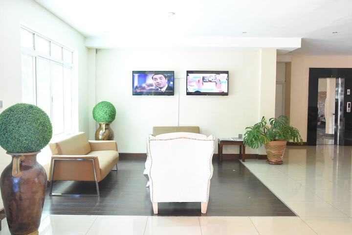 Entrance & Lobby