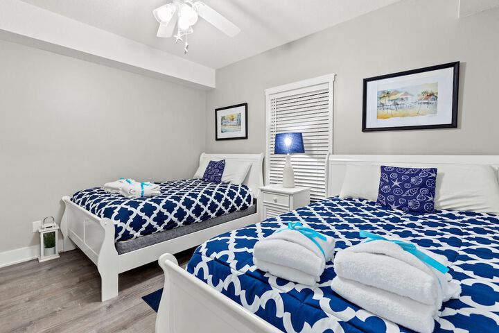 Room 2 of 66