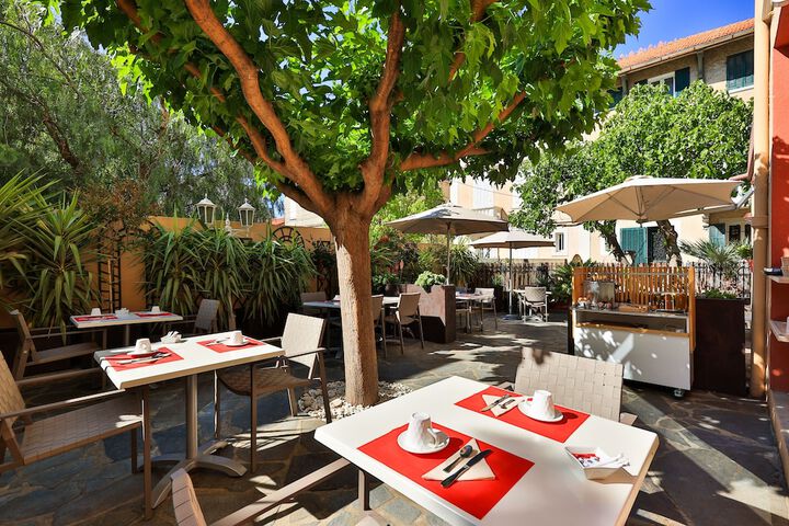 Terrace/Patio 76 of 77