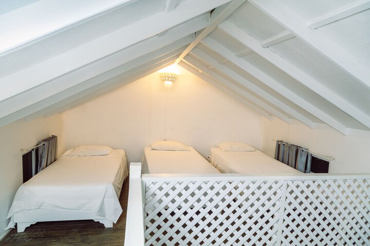 Room 34 of 74