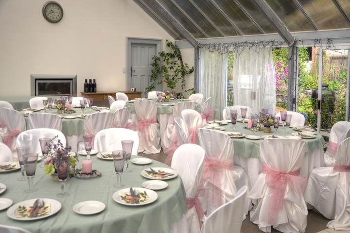 Ballroom/Hall 42 of 122