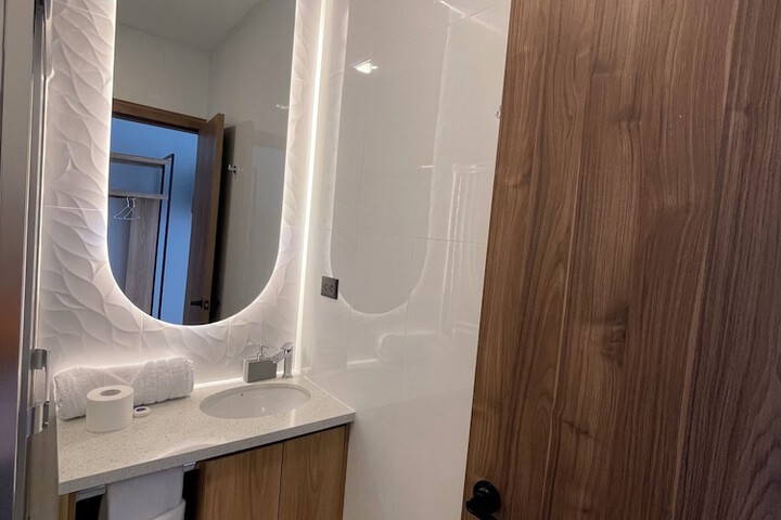 Room 16 of 34