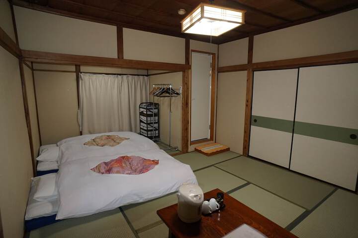 Room 11 of 29