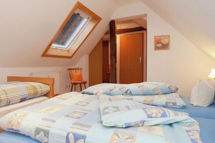 Room 4 of 38