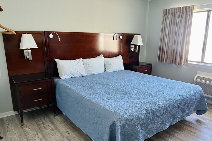 Room 7 of 48