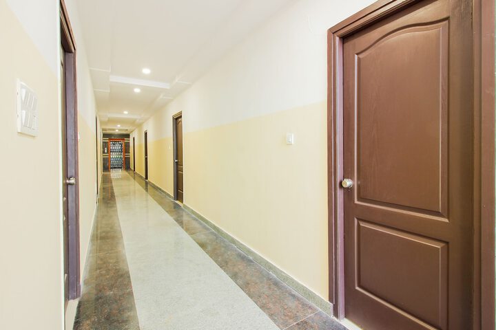 Hotel Interior 4 of 27