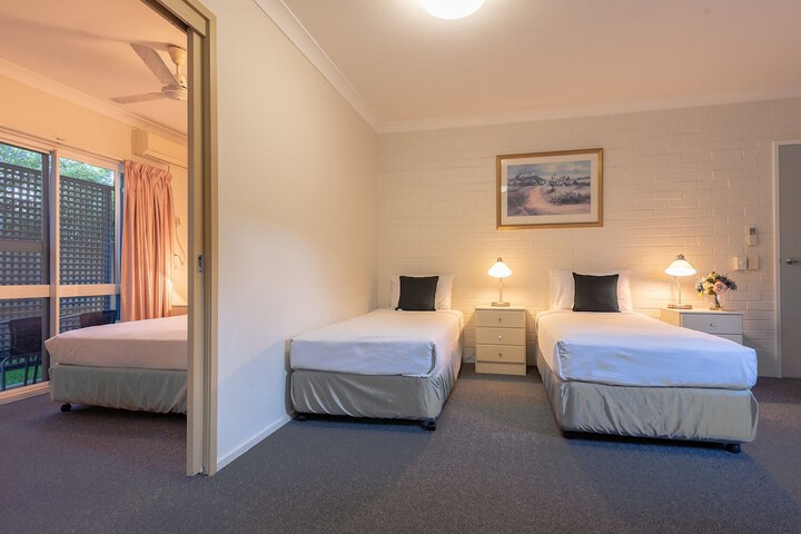 Room 17 of 34