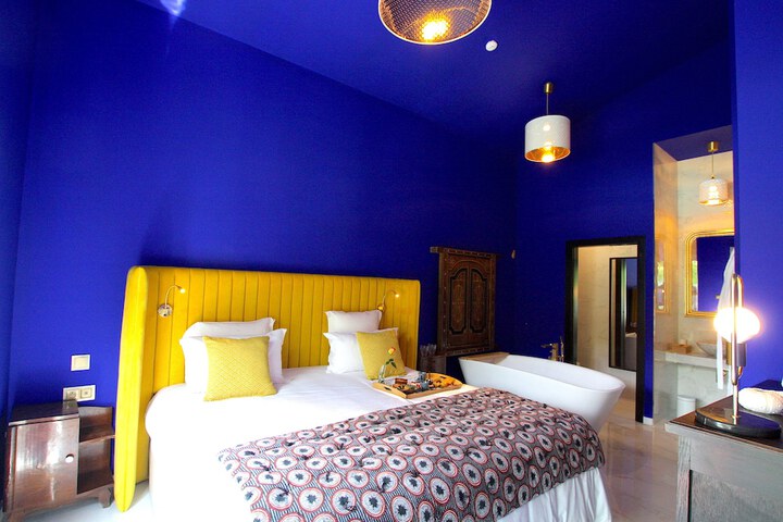 Room 10 of 76