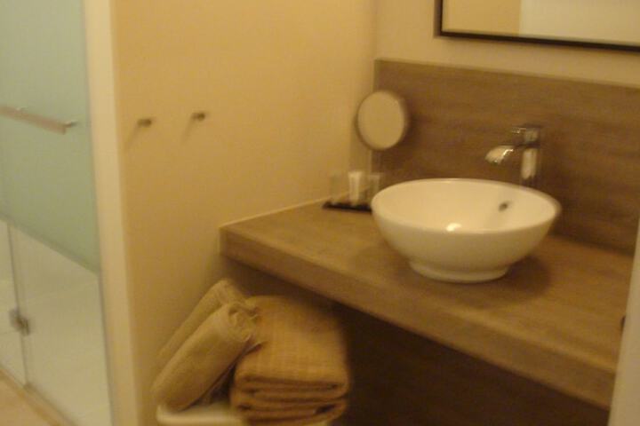 Room 13 of 23