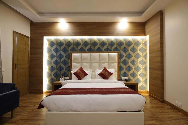 Room 7 of 70