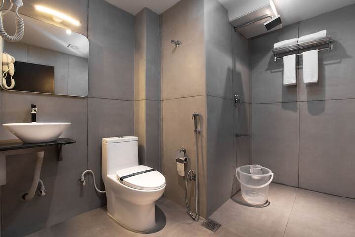 Room 32 of 36