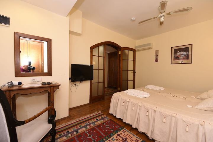 Room 25 of 57