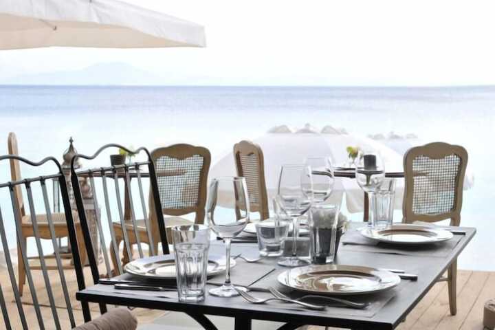 Dining 38 of 61