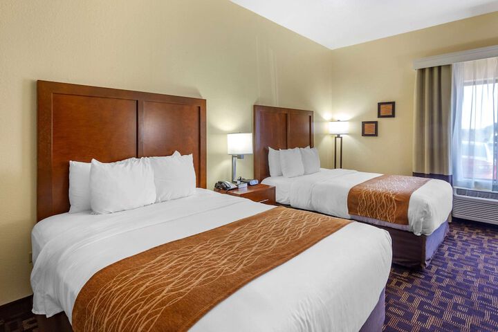 2 Queen Beds (3 of 9)
