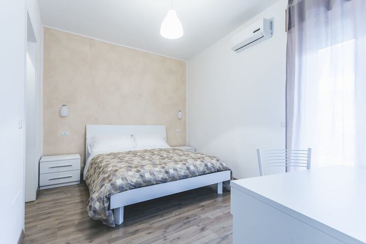 Room 9 of 24