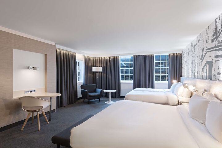 Room 34 of 134