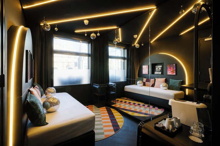 Room 28 of 81