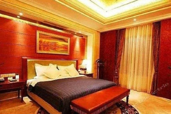 Room 3 of 10