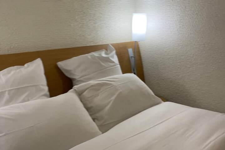 Room 3 of 8