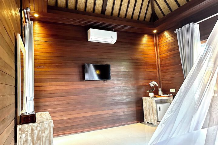 Room 4 of 38