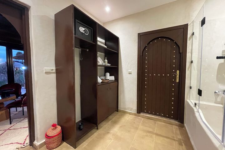 Room 42 of 69