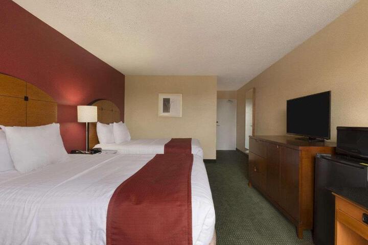 2 Double Beds Accessible Room (4 of 5)