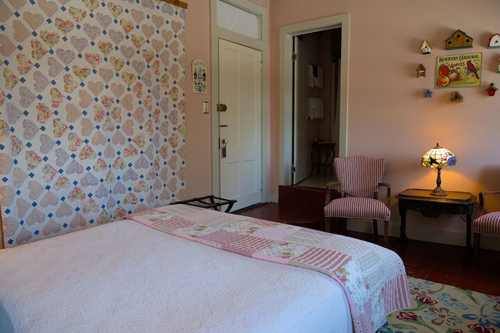 Room 28 of 70