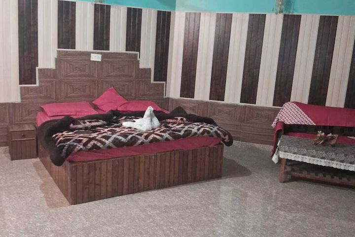 Room 30 of 61
