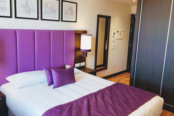 Room 6 of 27
