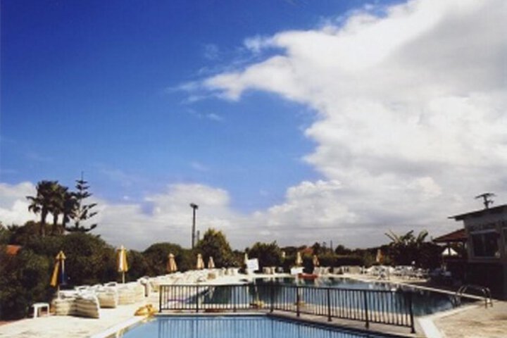 Pool 2 of 6