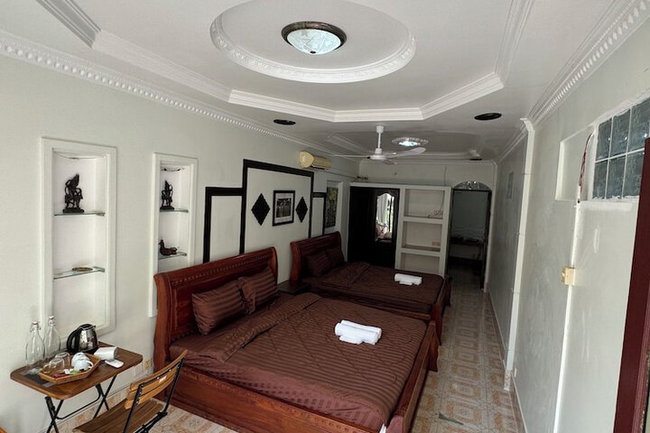 Room 4 of 36