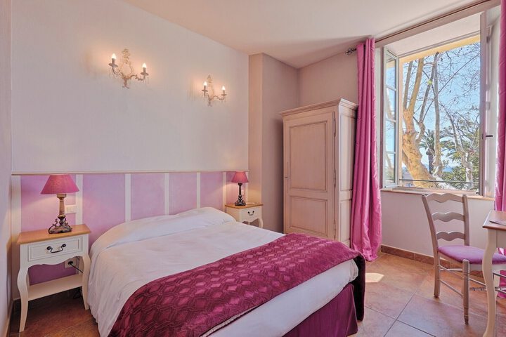 Room 2 of 35