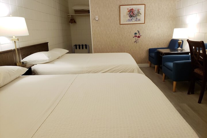 Room 32 of 81