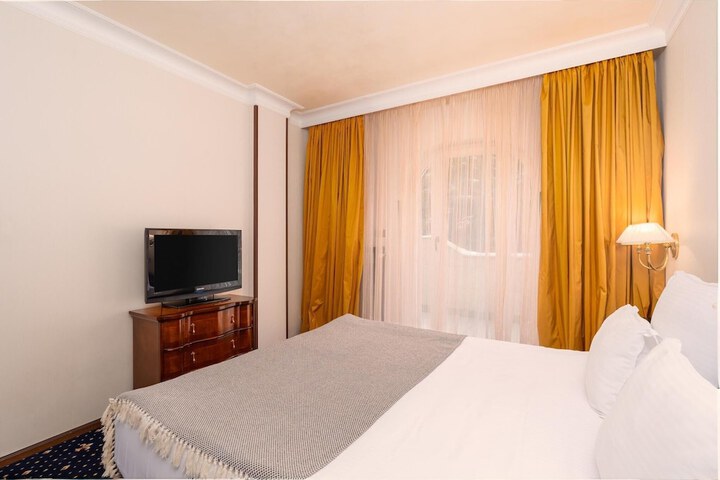 Room 37 of 159