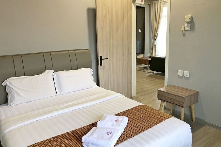 Room 4 of 71