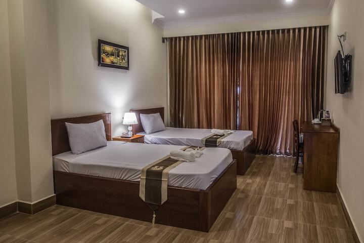 Room 5 of 20