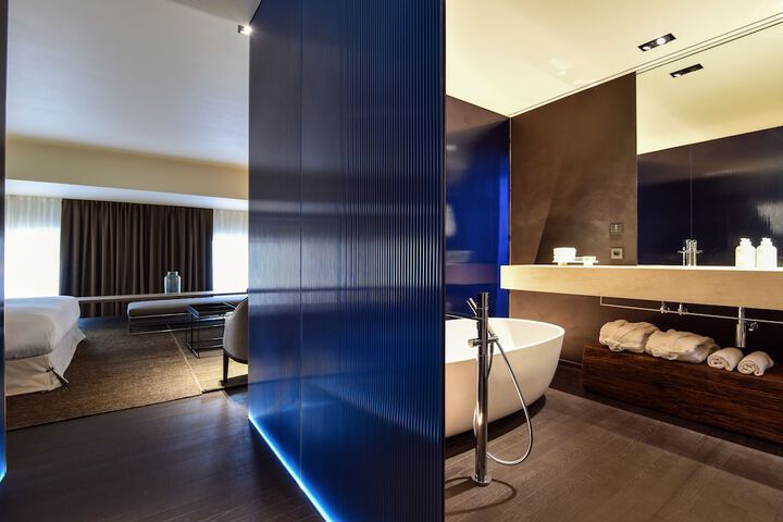 Room 18 of 43