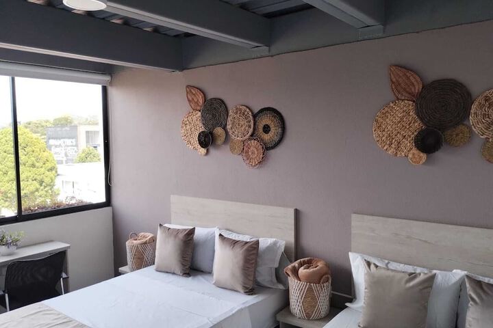 Room 11 of 38