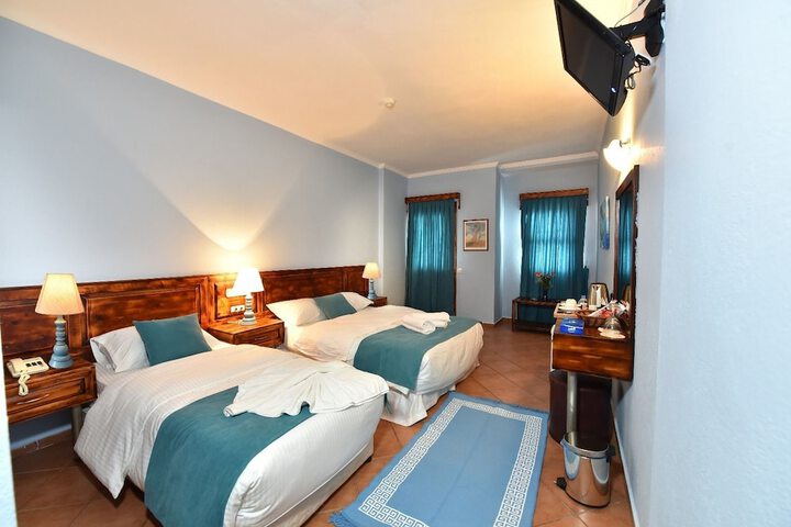 Room 8 of 75