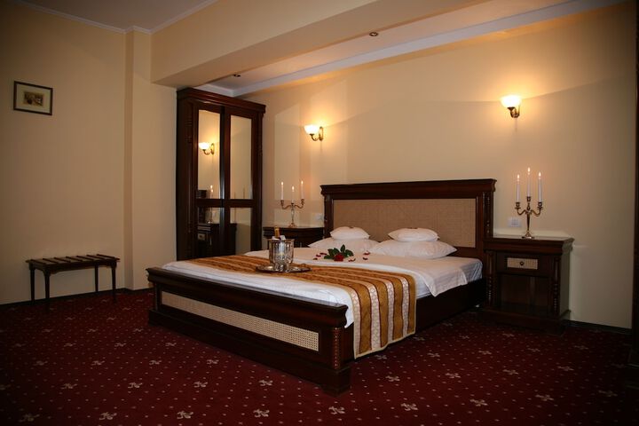 Room 17 of 44