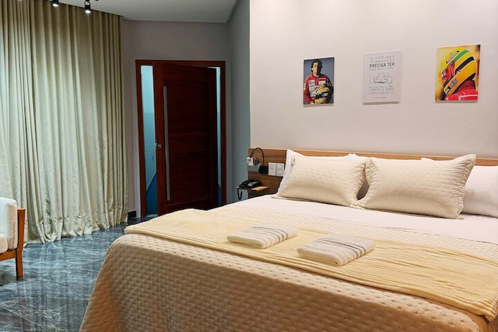 Room 6 of 27