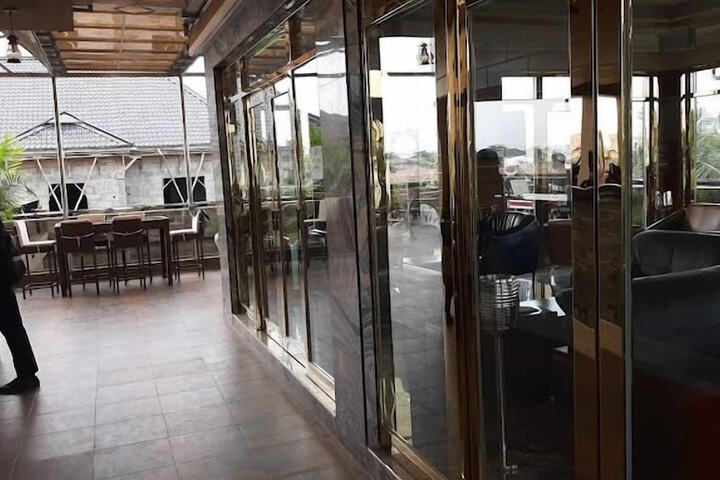 Apno Hotel and Suites