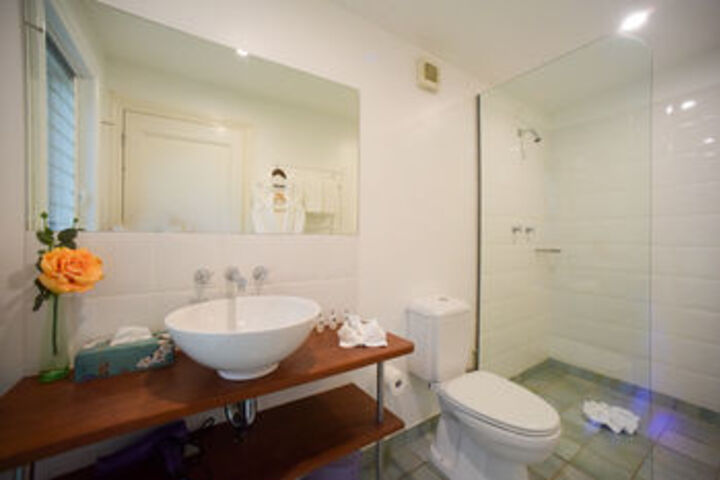 Room 42 of 75