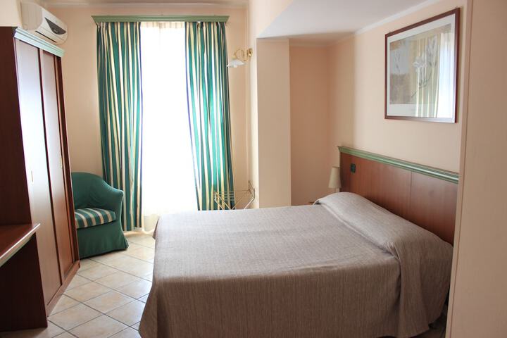 Room 15 of 26
