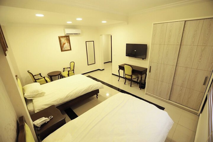 Room 3 of 8