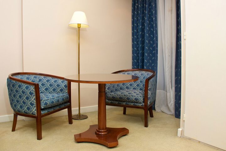 Room 21 of 37