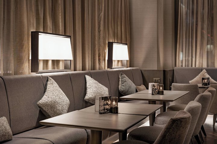 Lounge 39 of 45